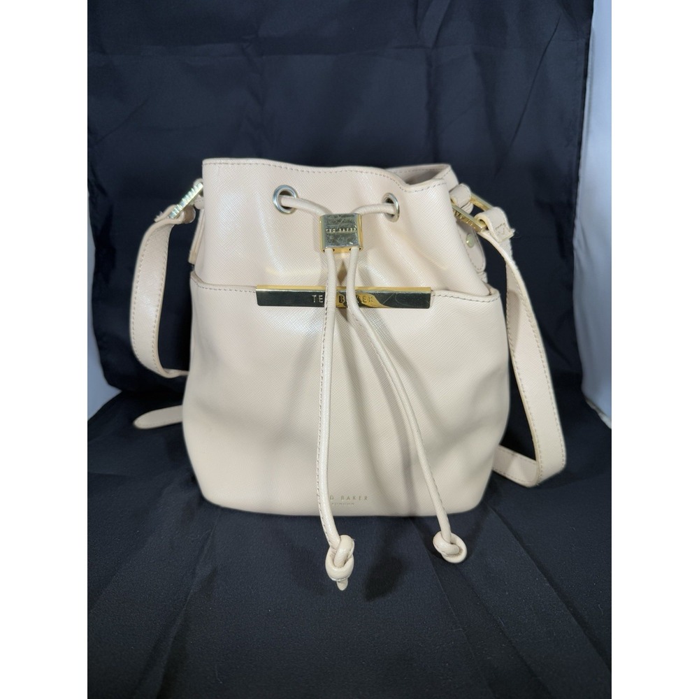 Pre-Owned Ted Baker Beige Bucket Bag‎ Crossbody